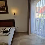 Andrea Πανσιόν